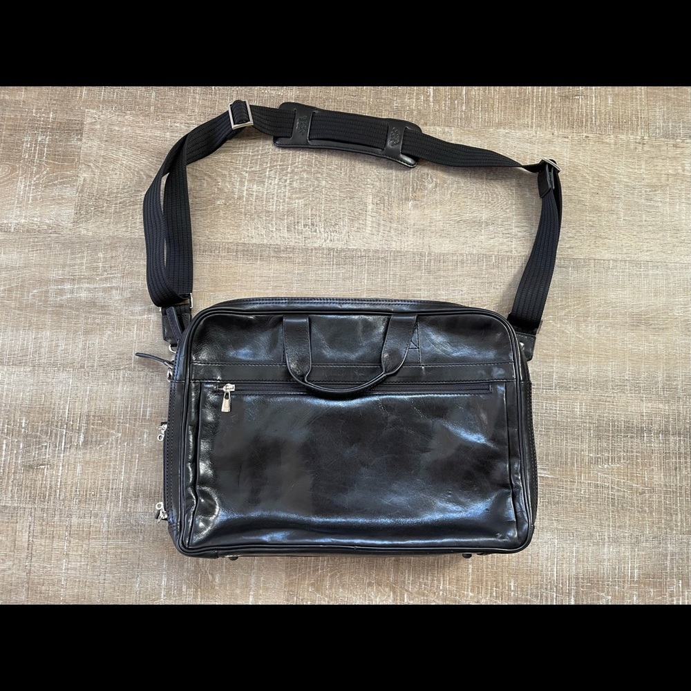 Bosca Leather Stringer Bag